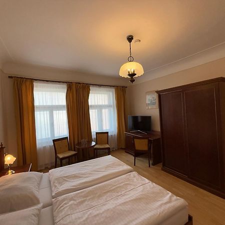 Hotel King George Praha Bagian luar foto