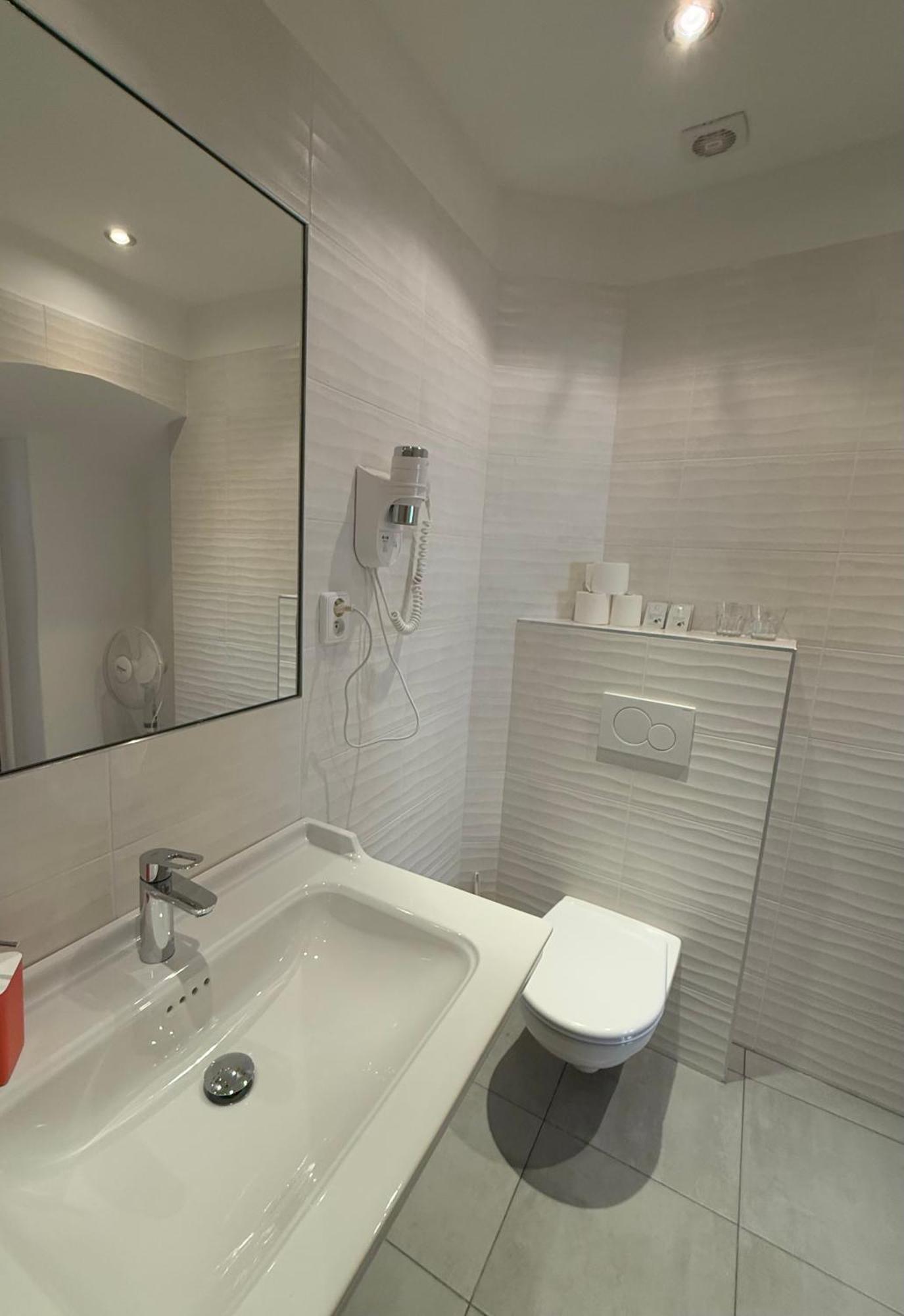 Hotel King George Praha Bagian luar foto