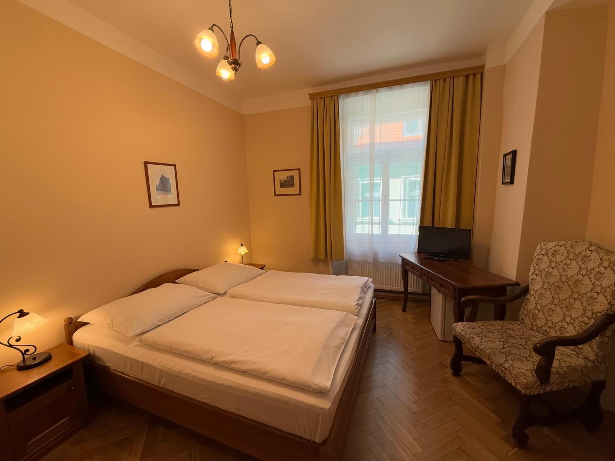 Hotel King George Praha Bagian luar foto