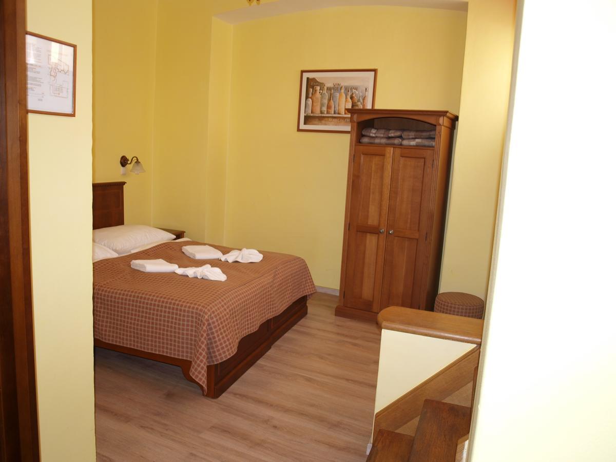 Hotel King George Praha Bagian luar foto