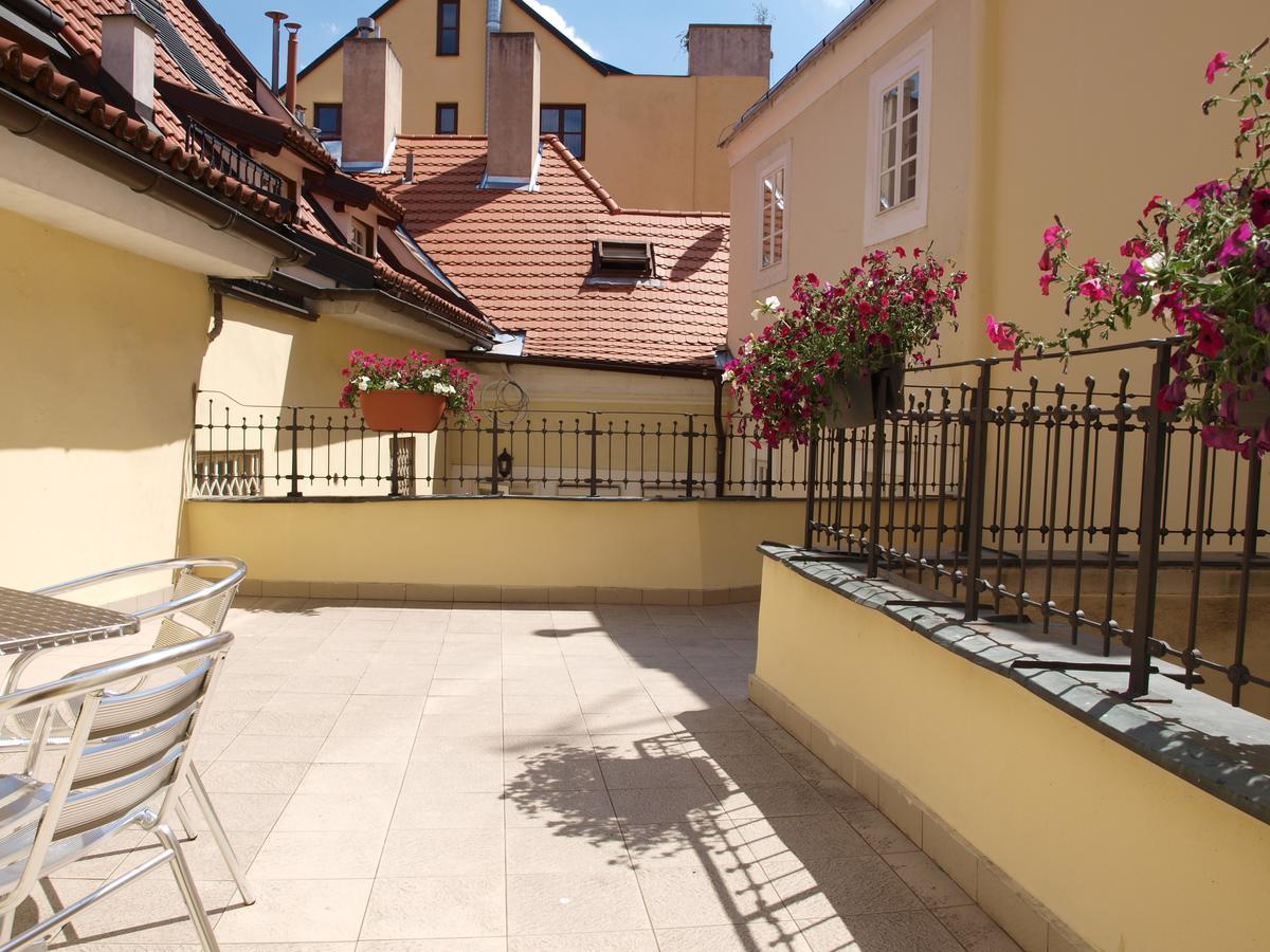Hotel King George Praha Bagian luar foto
