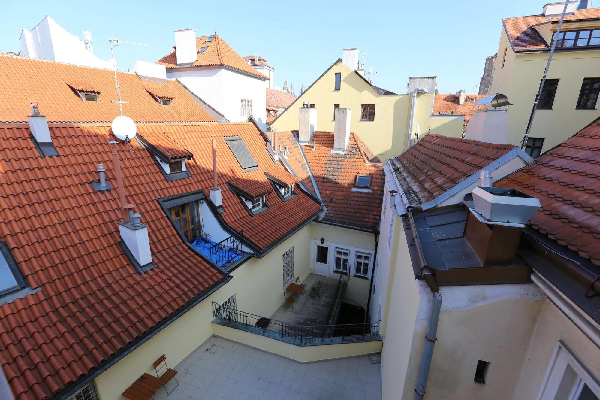 Hotel King George Praha Bagian luar foto