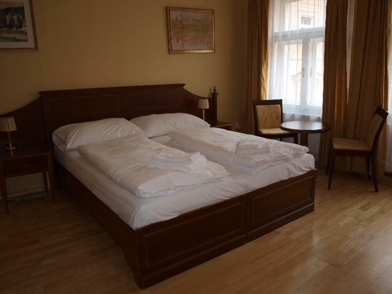 Hotel King George Praha Bagian luar foto